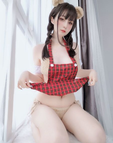 《年轻女教师》hd在线_BD英语在线观看高清